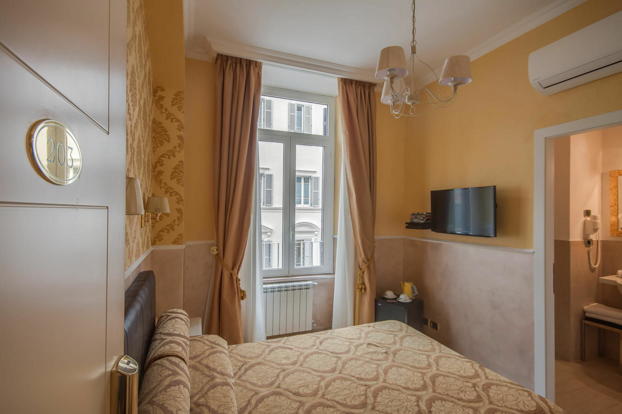 Quality In Rome Hotel Exterior foto